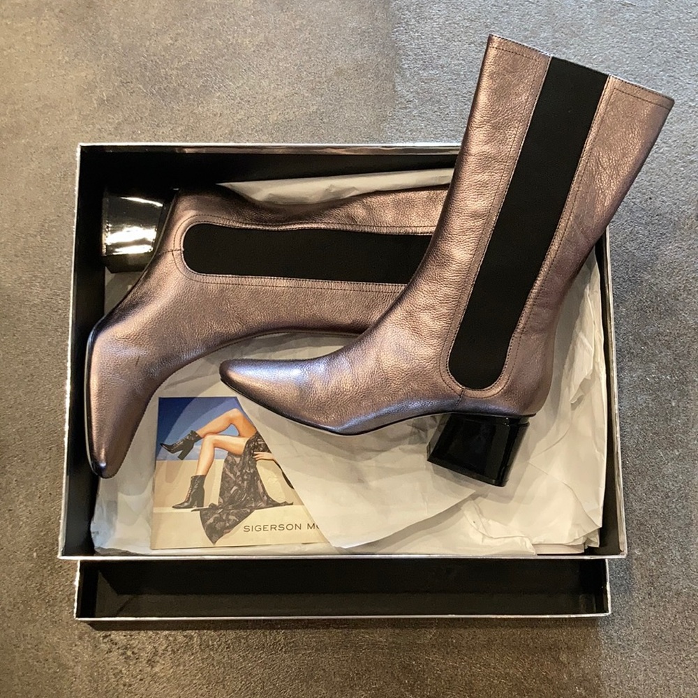 NIB Sigerson Morrison Eartha boots in silver-lilac